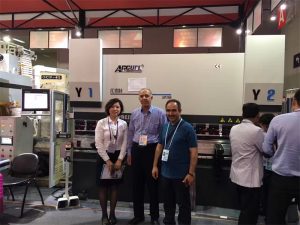 ਅਰਲ ਤਰਬੂਜ ਗਾਹਕ ਸਾਡੀ ਪ੍ਰਦਰਸ਼ਨੀ 'ਤੇ ਆਉਂਦੇ ਹਨ