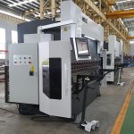 ਰੋਬੋਟ ਨਾਲ ਉੱਚ ਪ੍ਰਦਰਸ਼ਨ ਹਾਈਡ੍ਰੌਲਿਕ ਸਮਕਾਲੀ ਪ੍ਰੈਸ ਬਰੇਕ